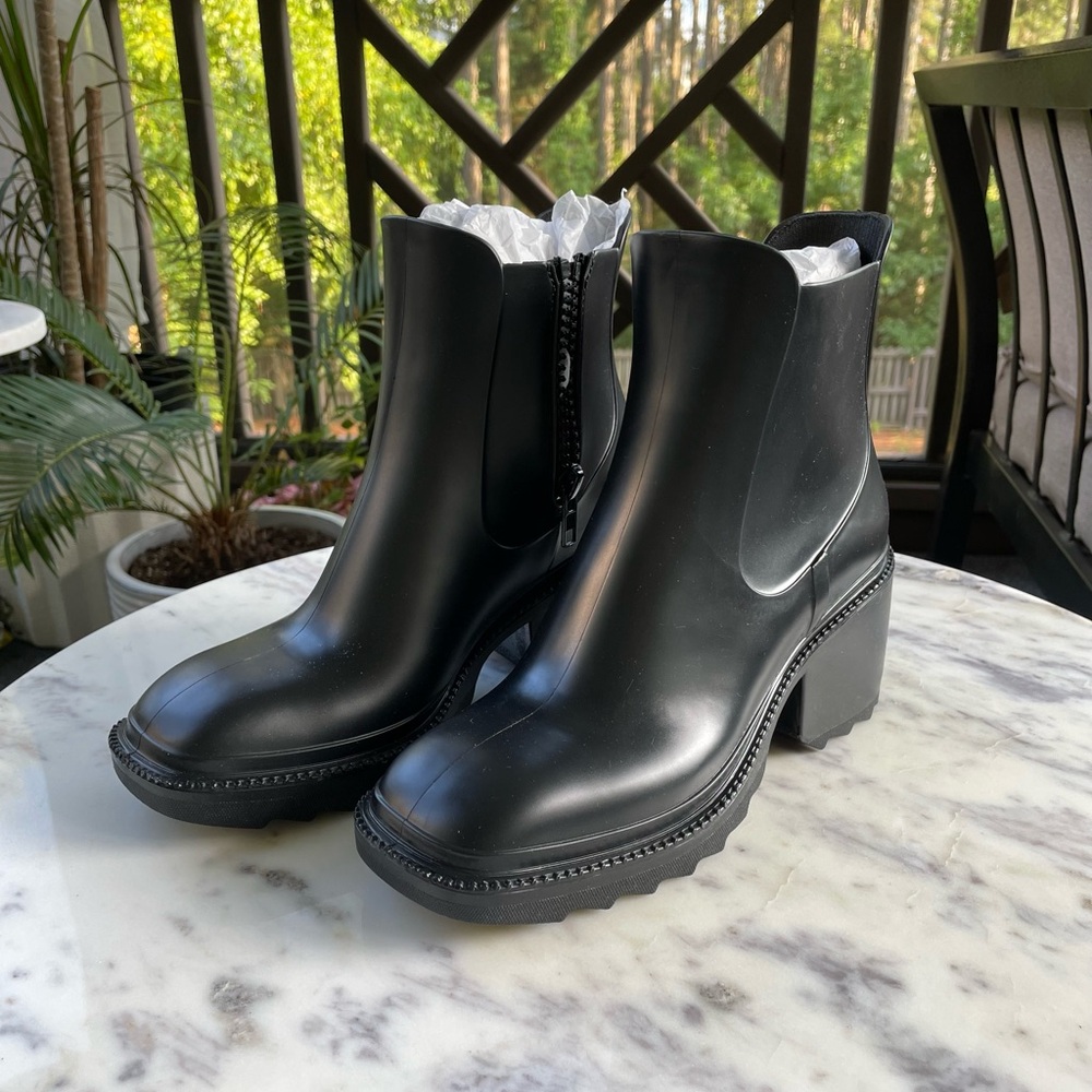 I.N.C. Black Eadinp Rain Ankle Boots – Size 8M – New Condition with box